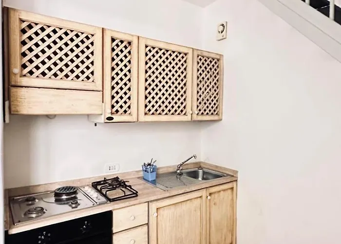 מלון דירות Chicca's *