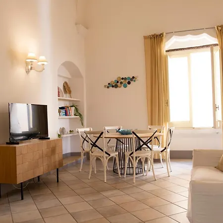 Hotel apartamentowy Chicca's